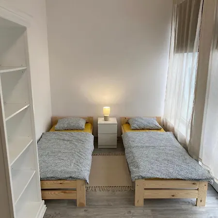 Vandrerhjem Tanie
